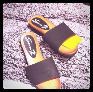 {2/$15} Seven7 Riple Sole Sandals NWOT